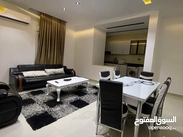 شقق للأجار في فينيسيا- حي الجامعي يوجد شقق تتكون من غرفة حجم كبير
