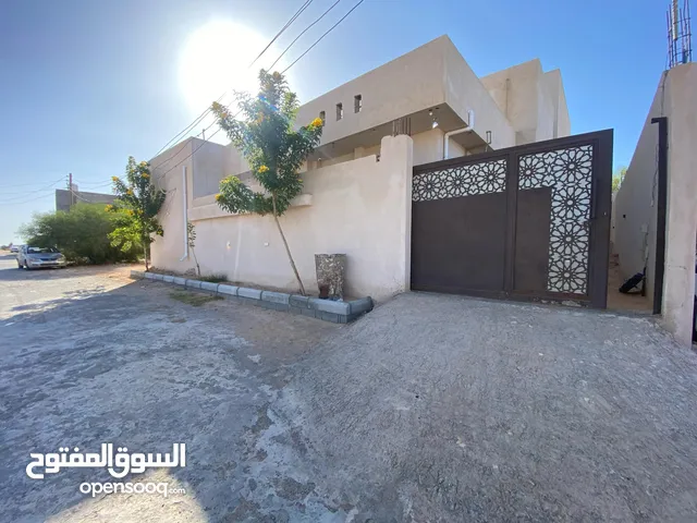 300 m2 More than 6 bedrooms Townhouse for Sale in Tripoli Al-Kremiah