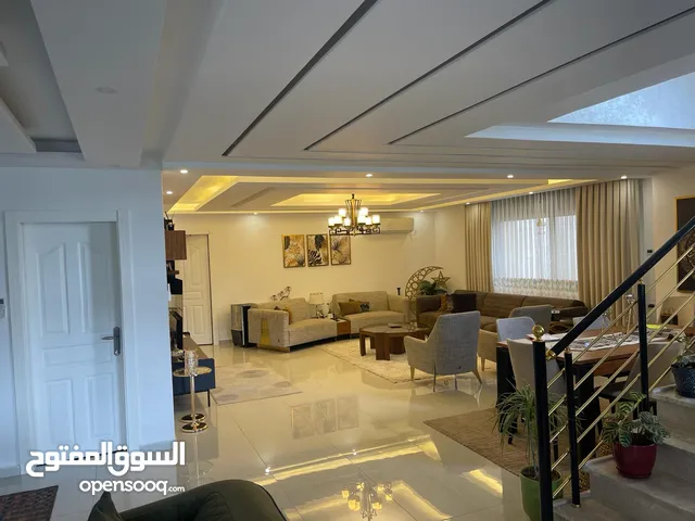 360m2 4 Bedrooms Apartments for Sale in Ramallah and Al-Bireh Ein Musbah