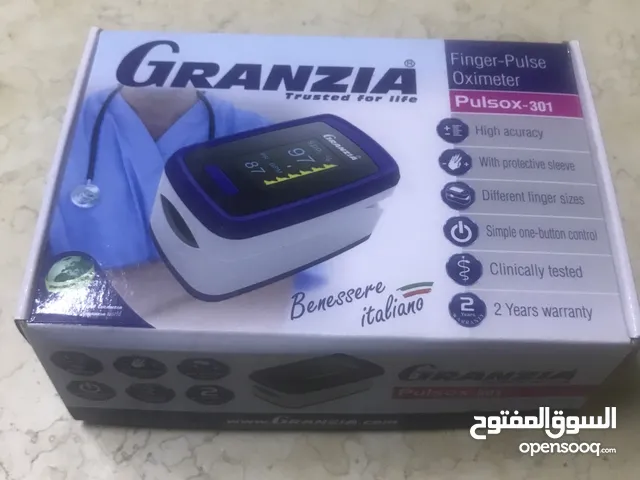 جهاز قياس نسبة الاكسجين بالدم Granzia pulsox-301