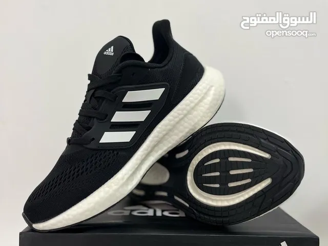 حذاء رياضي ماركه اديداس من مقاس 40 الئ 45
