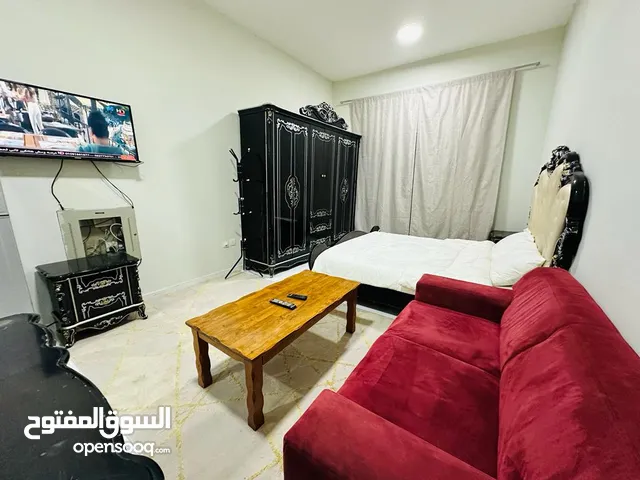 F1/استديو مفروش للايجار الشهري في منطقة المويهات شامل الفواتير والانترنت والصيانة