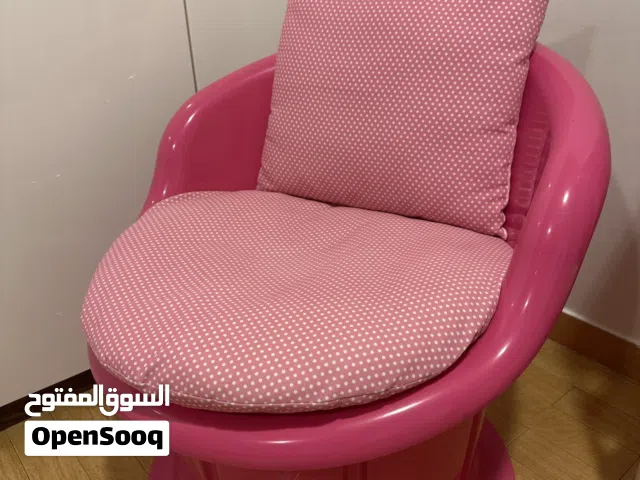 Very comfy pink chair comes with cushions very good condition