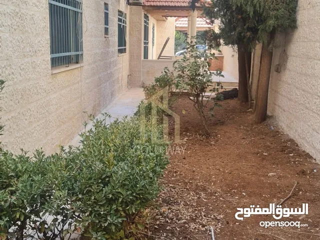 400m2 3 Bedrooms Apartments for Sale in Amman Deir Ghbar