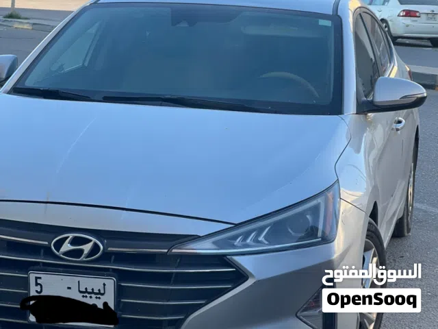 2020 هيونداي النترا Limited