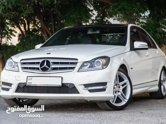 Mercedes C200 2012 Avantgarde Amg kit السيارة بحالة ممتازة جدا و قطعت مسافة 166,000 كيلو متر