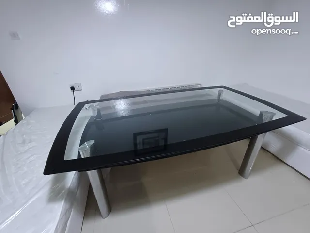 طاولة سفرة زجاجية بحالة ممتازة