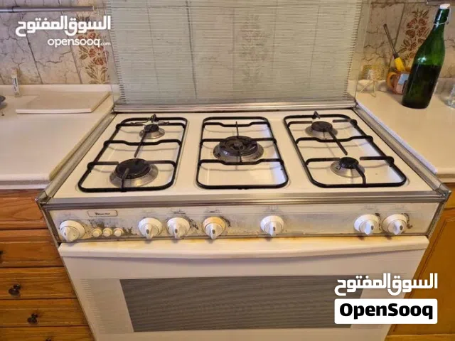 فرن غاز وارد امريكا بحاله ممتازه صناعه ايطالي للبيع بسعر مغري بداعي السفر