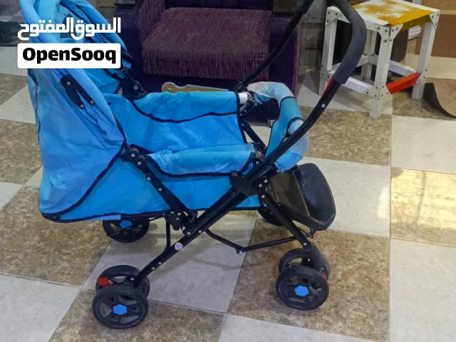 عربة اطفال جديدة استخدام جداً قليل
