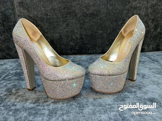 Silver With Heels in Tripoli