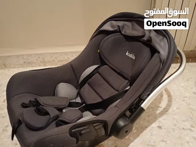 مقعد طفل للسيارة