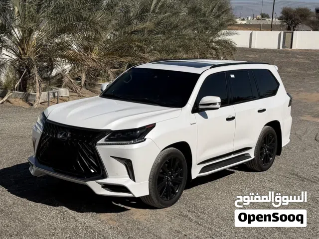 لكزس2019 بلاك اديشن بحالة ممتازه جداً مع جميع كتيباتها وملحقات الوكاله. بصبغ الوكالة مسرفس بالكامل.