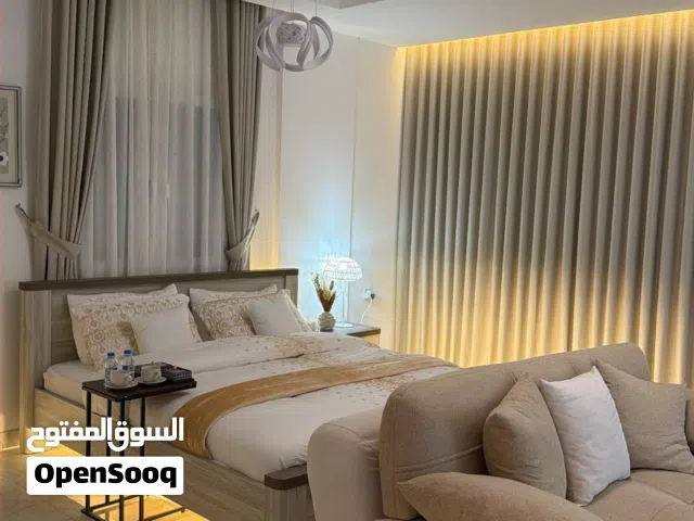 شقة فندقيه v vip للايجار اليومي  غرفة + صاله + مطبخ متكامل + دورة مياه نزوى ( حي التراث )