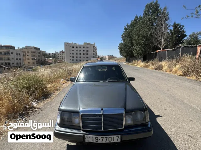 1990 Mercedes Benz E-Class E 200