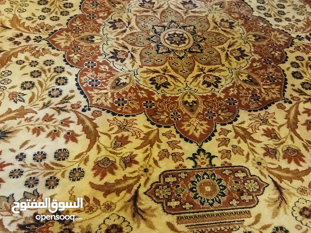سجاده صوف للبيع طول ما عرض 3 باربعه موجوده جبل الحسين