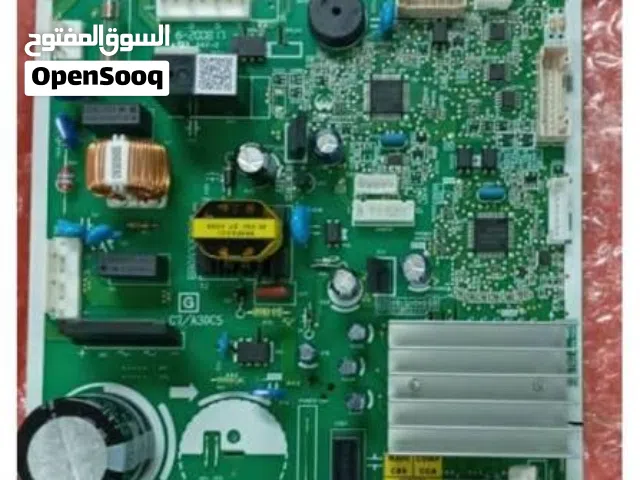 قطع غيار ثلاجة هتياشي مثل كمبيوتر وغيرها الكثير للتواصل ع الرقم الموجود في الاعلان التوصيل