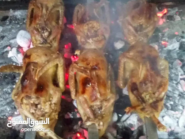 كافيتريا للبيع تعمل بشكل جيد والسعر لقطة بمنطقة حيوية وذات كثافة سكانية عالية ولديها عملاء