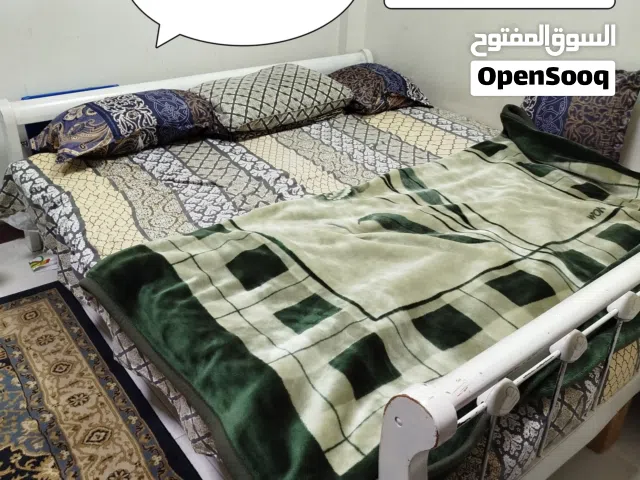 for sale bed with mattress 180 x200  good condition