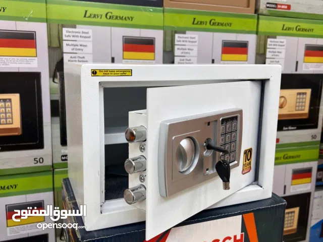 خزنه بيها قفل