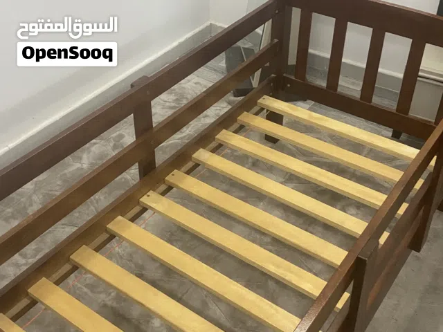 سرير اطفال للبيع