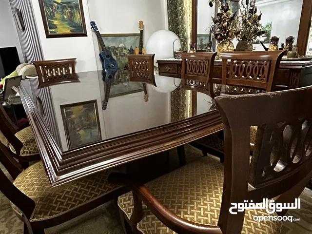 طاولة سفرة مع سبع كراسي