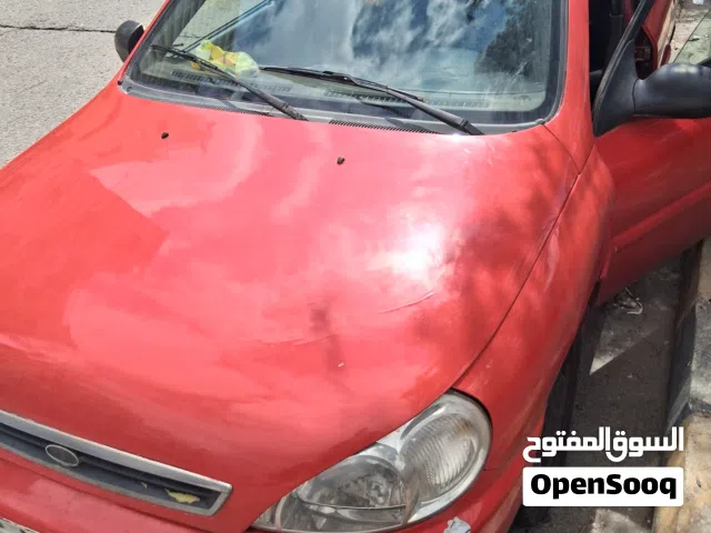 2001, كيا, ريو, Standard