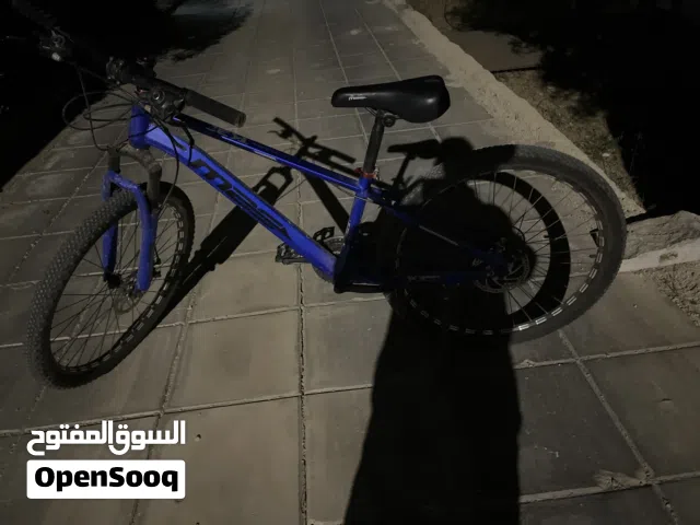 بسكليتة لون ازرق جنط 26