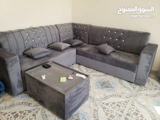 كنبة شبه جديدة sofa