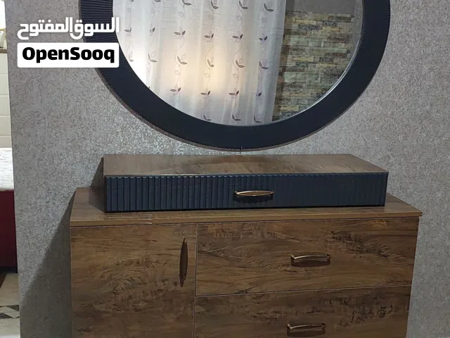 غرفة نوم تفصيل للبيع سرير واحد  قابل للتفاوض بشيء بسيط خشب لامنيت بضاحية الأقصى