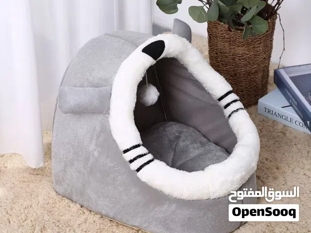 منام قطط بتصميم شبه مغلق