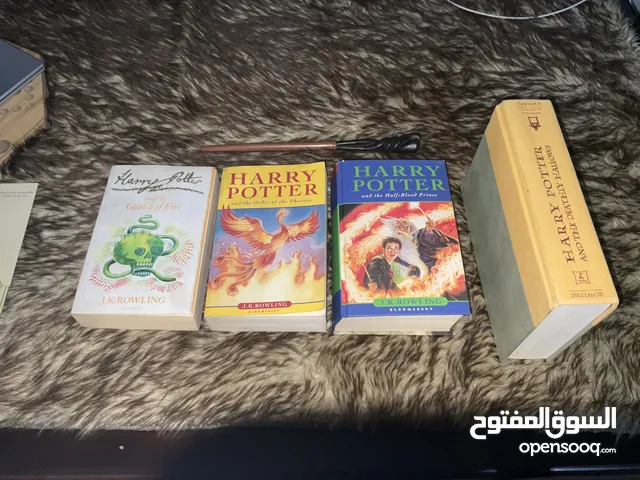 كتب هاري بوتر نسخ اصليه من بريطانيا واميركا قدام جدا ولكن جداد