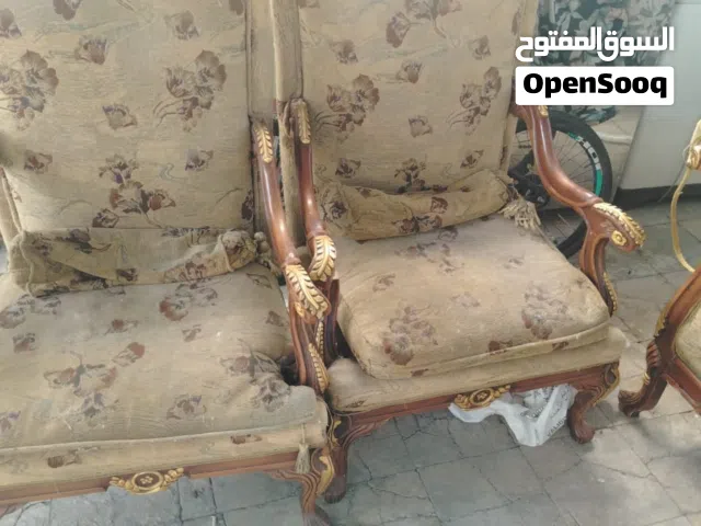 للبيع طقم 7مقعد بحاجة تنجيد
