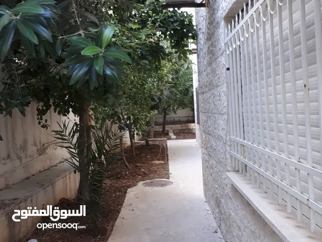 500 m2 More than 6 bedrooms Villa for Rent in Amman Deir Ghbar