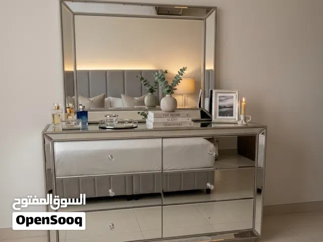 Luxury Dressing table with mirror
