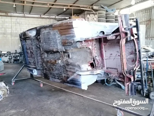 ستاند لرفع السيارات