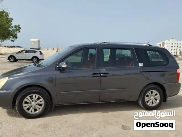 2014 كيا كارنيفال MPV Standard