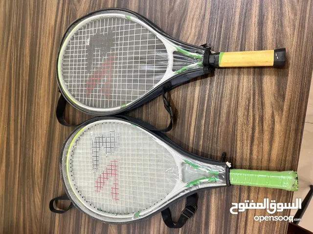 مضربين ينفعون للبادلوللتنس رماركة Jeorex الاثنين ب 6وال1 ب4 مع شنط