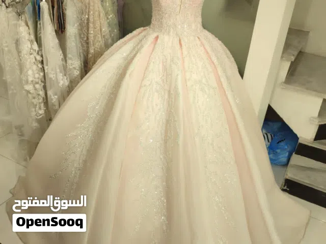 فساتين اعراس وعقد  بصنعاء للبيع باسعار رخيصه جدا