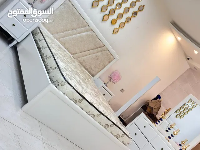 غرفة نوم ماستر classic راقيه جدا تفصيل وليس تجاري خشب زان ولاتيه 18 أندونيسي دهان (لؤلؤي