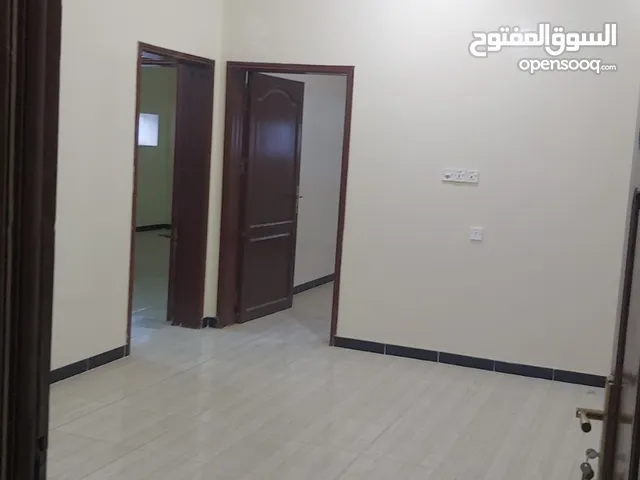 120 m2 5 Bedrooms Apartments for Rent in Al Mukalla Other