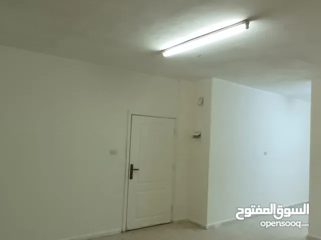شقه للايجار في القويسمه جبل الحديد بقرب من مسجد أبو انشيش