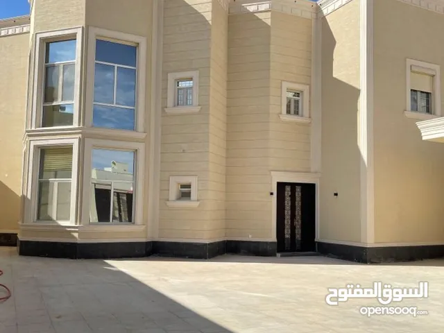 350 m2 5 Bedrooms Townhouse for Rent in Basra Other