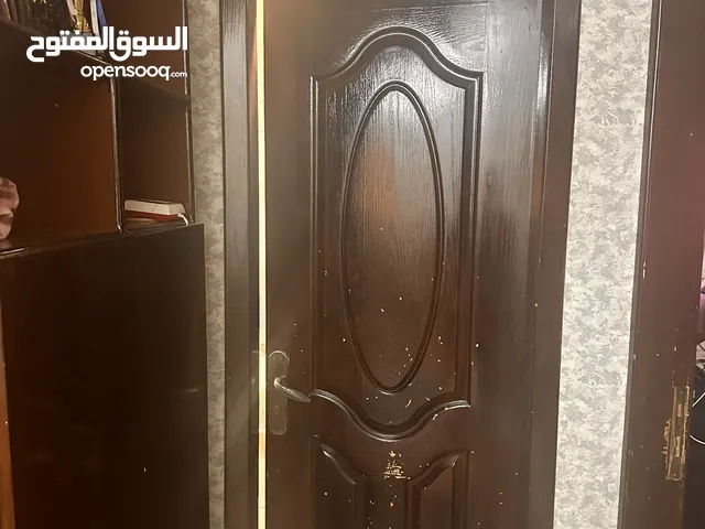 أبواب خشبية مستعمله للبيع