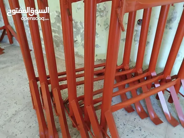 8 سقالات و 8 طاولونات للبيع