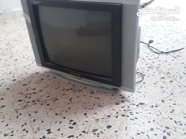 تلفيزون قديم للبيع شغال 200 وساهل .......................... ..........................