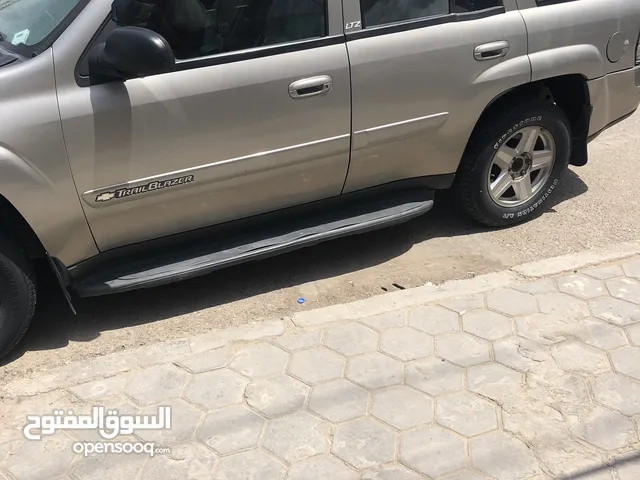 بلايزر مديل 2003 بيها خيط تبخير السياره مرتبه