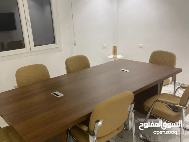 طاولة اجتماعات فخمة جدا  vip