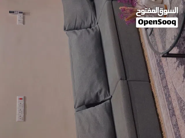 تخم كورنرز مديل امريكي ثلاث مترات ونص مع قنفه كرسي