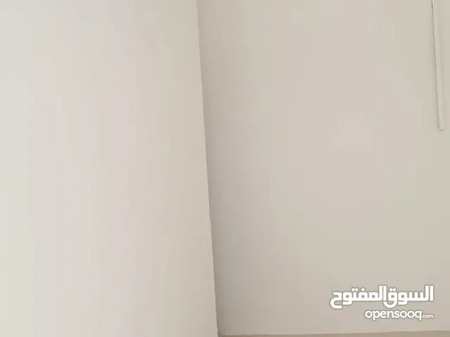 A room for rent in Al Naeem for 50 dinars, excluding electricity and water
