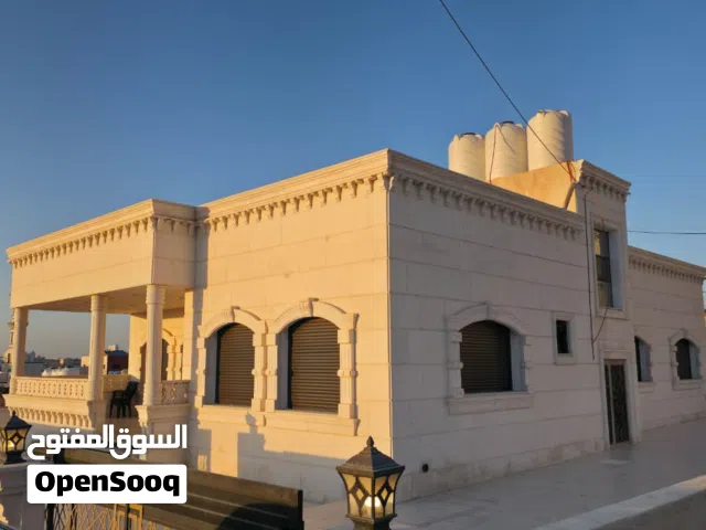 فيلا للبيع الزرقاء الجديدة